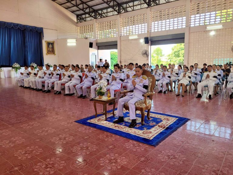 สภ.กุดข้าวปุ้น ร่วมพิธีบำเพ็ญกุศลปัณรสมวาร (15 วัน) และพิธีทำบุญตักบาตร เพื่ออุทิศถวายเป็นพระกุศล