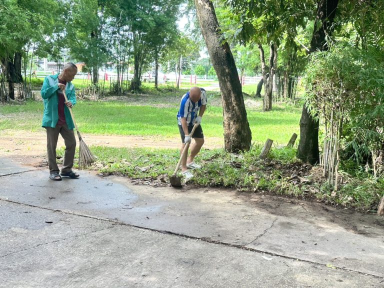 สภ.กุดข้าวปุ้น จัดกิจกรรมจิตอาสาพัฒนา ปรับปรุงภูมิทัศน์และทำความสะอาดโดยรอบสถานีตำรวจ